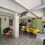 Nyaraló Mas Du Tilleul « Sous La Tonnelle »